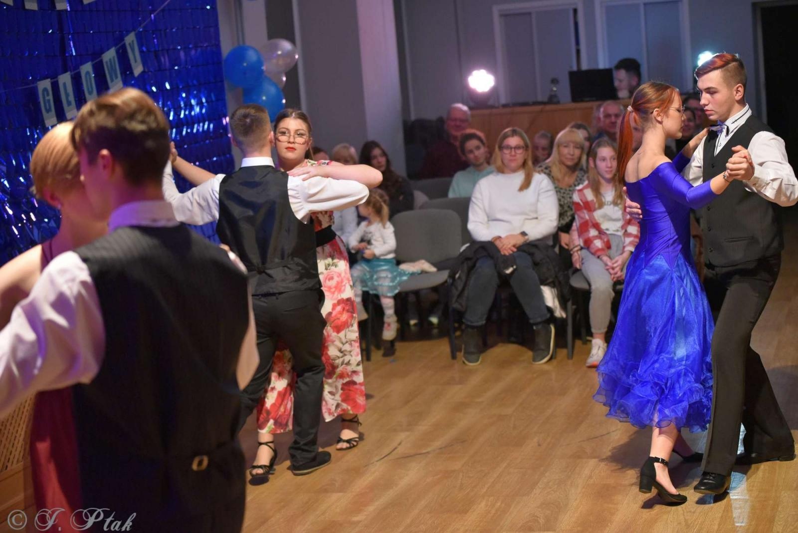 Zdjęcie w galerii na portalu naszraciborz.pl: Andrzejkowy zawrót głowy w MDK-u [FOTO i WIDEO] wiadomości z regionu