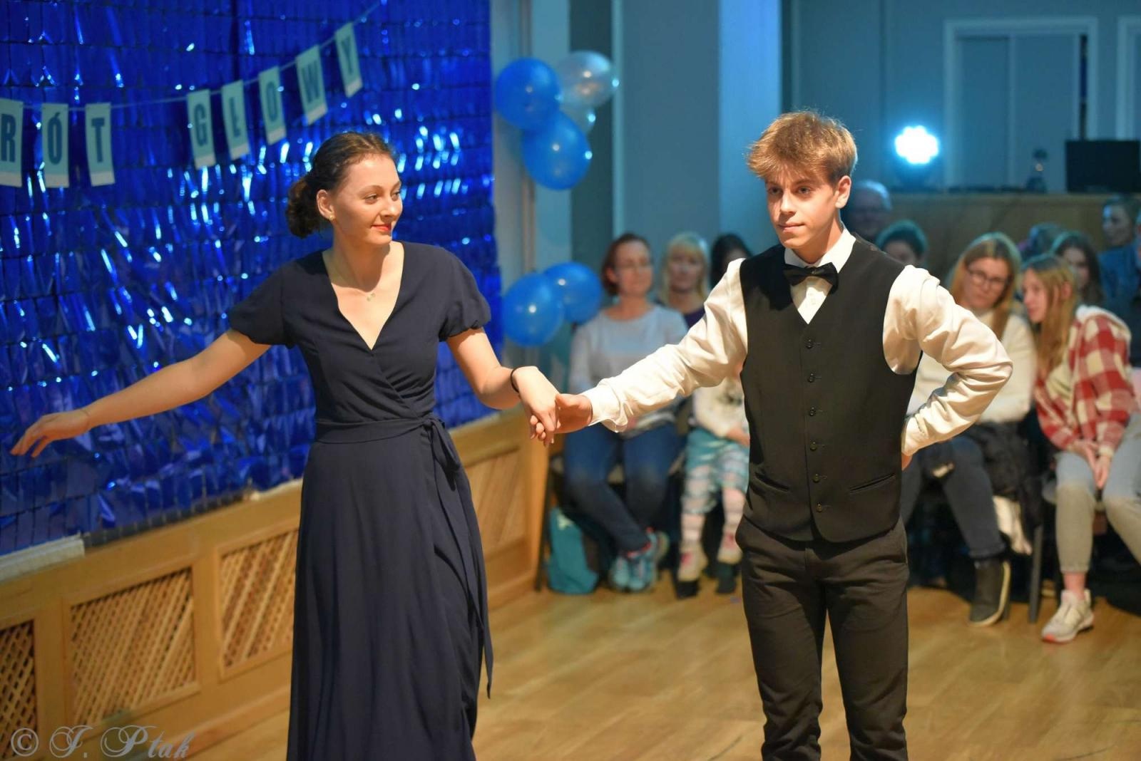 Zdjęcie w galerii na portalu naszraciborz.pl: Andrzejkowy zawrót głowy w MDK-u [FOTO i WIDEO] wiadomości z regionu