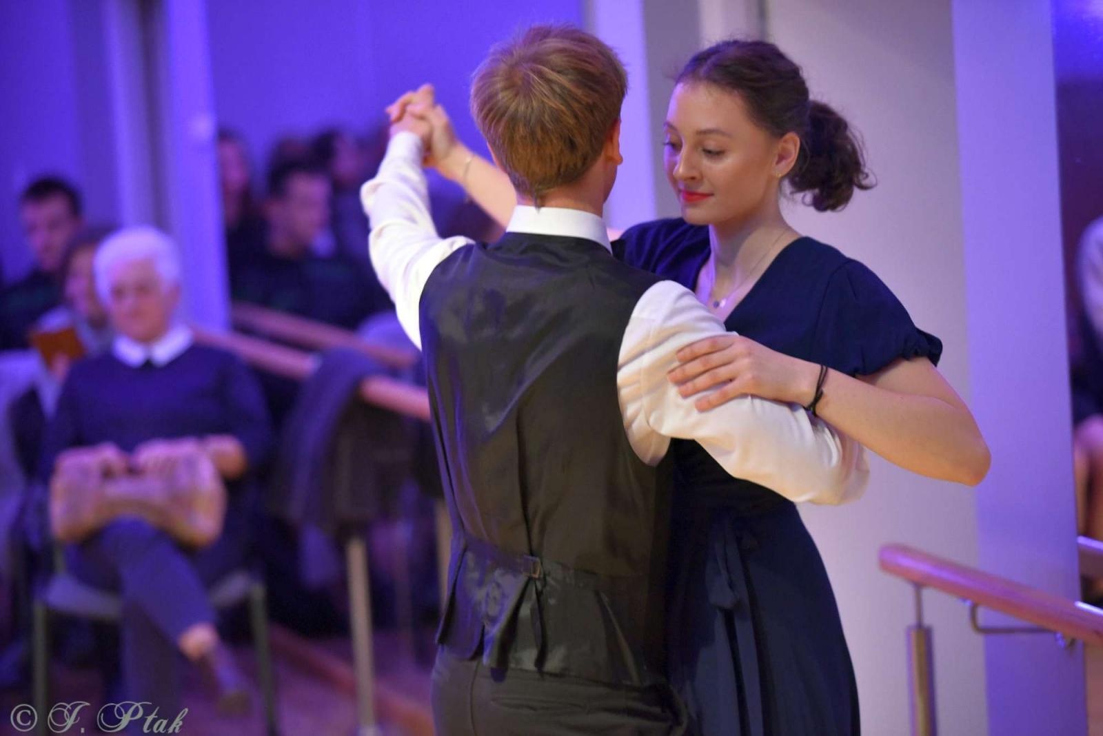 Zdjęcie w galerii na portalu naszraciborz.pl: Andrzejkowy zawrót głowy w MDK-u [FOTO i WIDEO] wiadomości z regionu