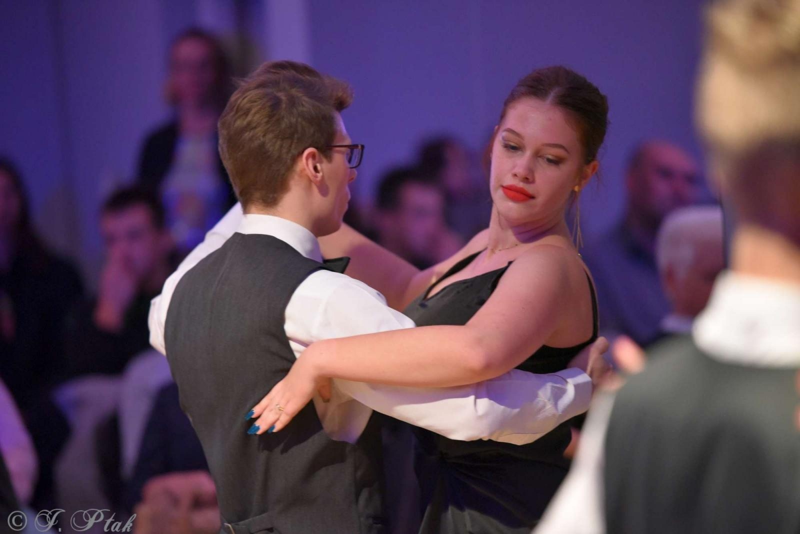 Zdjęcie w galerii na portalu naszraciborz.pl: Andrzejkowy zawrót głowy w MDK-u [FOTO i WIDEO] wiadomości z regionu