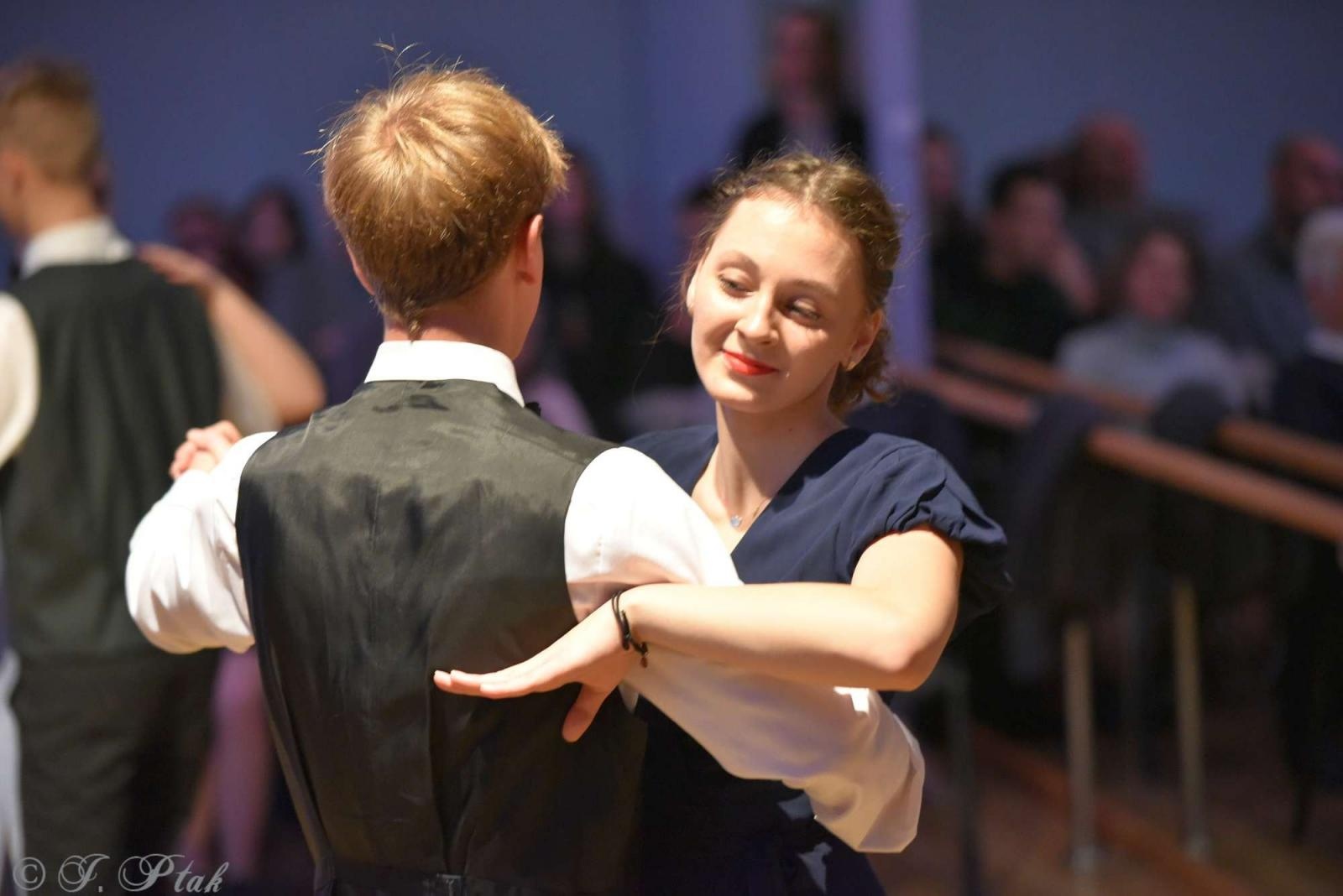 Zdjęcie w galerii na portalu naszraciborz.pl: Andrzejkowy zawrót głowy w MDK-u [FOTO i WIDEO] wiadomości z regionu