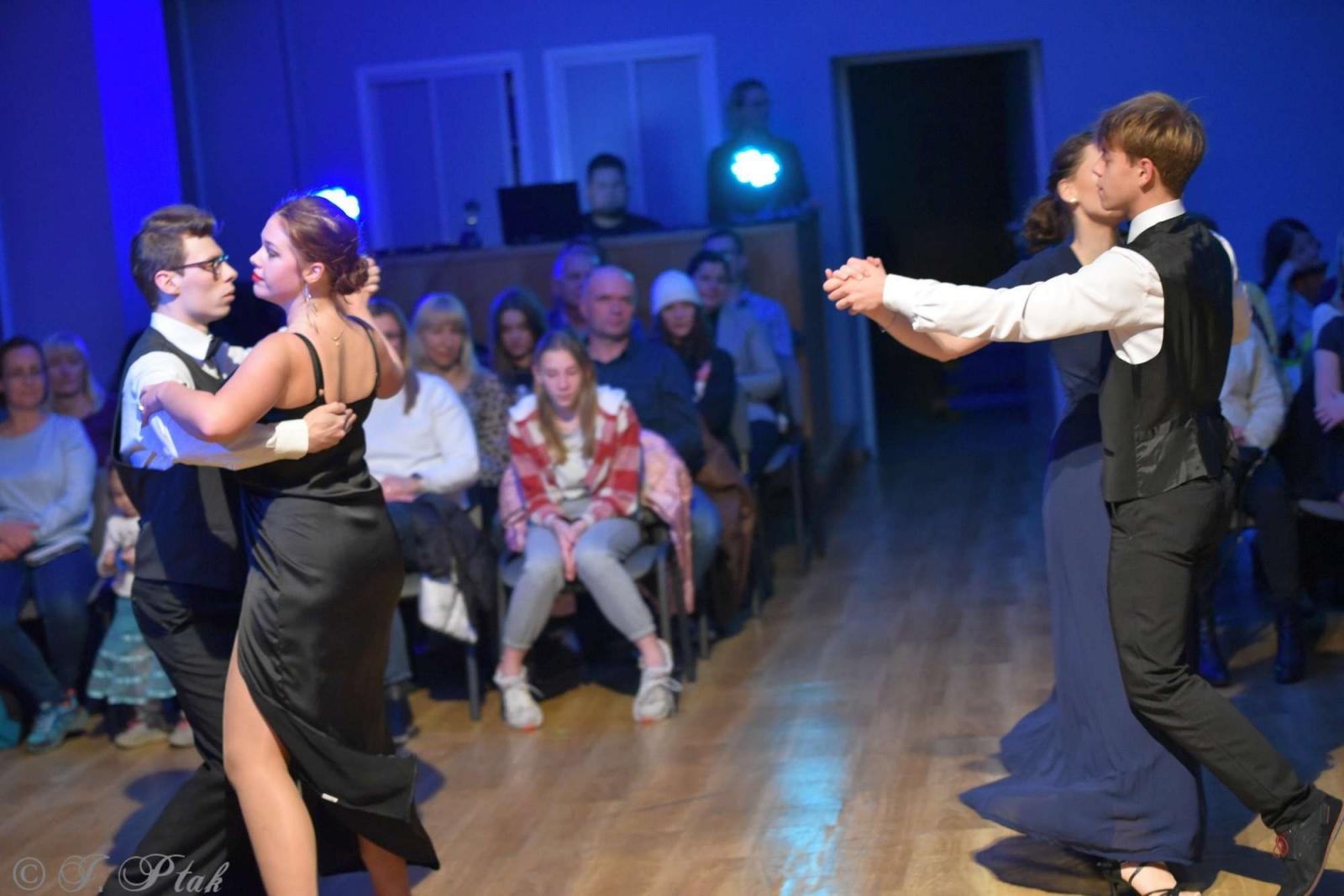 Zdjęcie w galerii na portalu naszraciborz.pl: Andrzejkowy zawrót głowy w MDK-u [FOTO i WIDEO] wiadomości z regionu