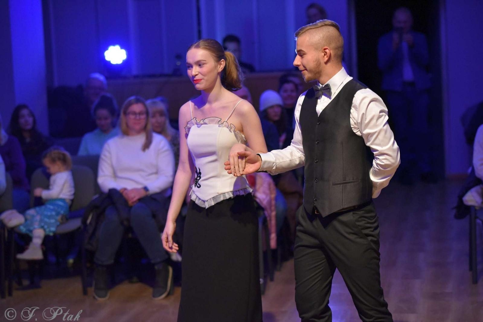 Zdjęcie w galerii na portalu naszraciborz.pl: Andrzejkowy zawrót głowy w MDK-u [FOTO i WIDEO] wiadomości z regionu