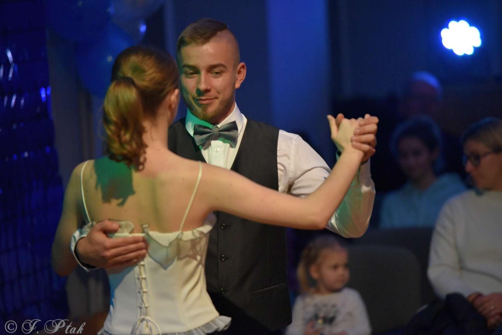 Zdjęcie w galerii na portalu naszraciborz.pl: Andrzejkowy zawrót głowy w MDK-u [FOTO i WIDEO] wiadomości z regionu