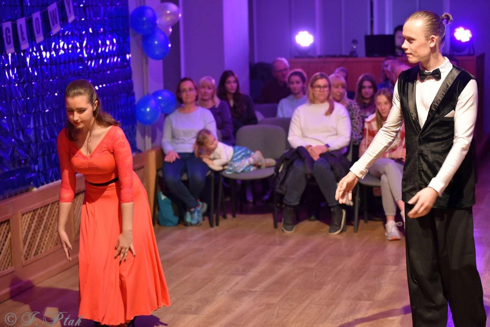 Zdjęcie w galerii na portalu naszraciborz.pl: Andrzejkowy zawrót głowy w MDK-u [FOTO i WIDEO] wiadomości z regionu