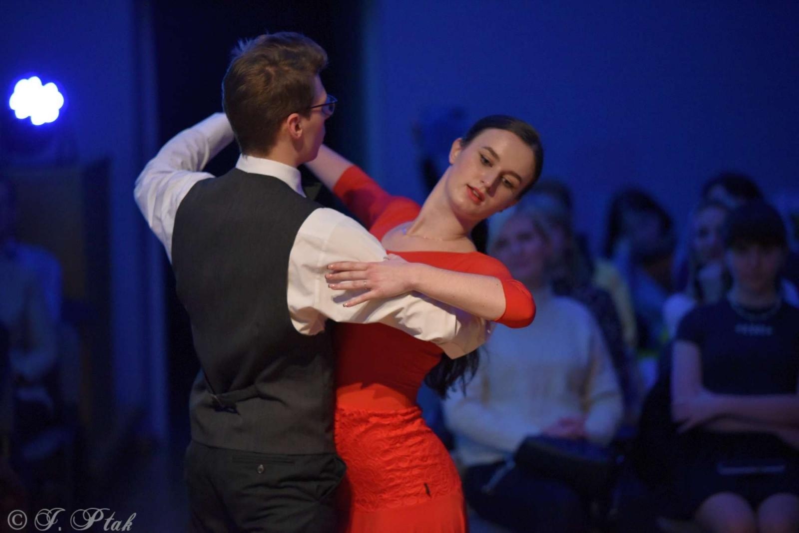 Zdjęcie w galerii na portalu naszraciborz.pl: Andrzejkowy zawrót głowy w MDK-u [FOTO i WIDEO] wiadomości z regionu