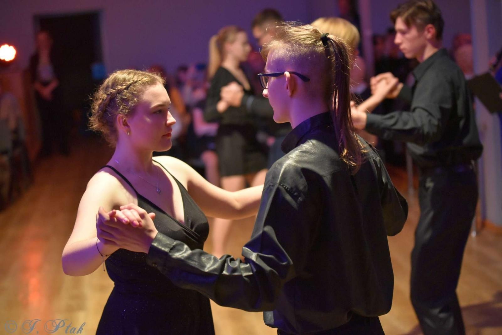 Zdjęcie w galerii na portalu naszraciborz.pl: Andrzejkowy zawrót głowy w MDK-u [FOTO i WIDEO] wiadomości z regionu
