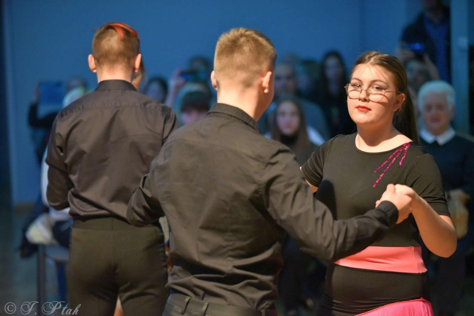 Zdjęcie w galerii na portalu naszraciborz.pl: Andrzejkowy zawrót głowy w MDK-u [FOTO i WIDEO] wiadomości z regionu