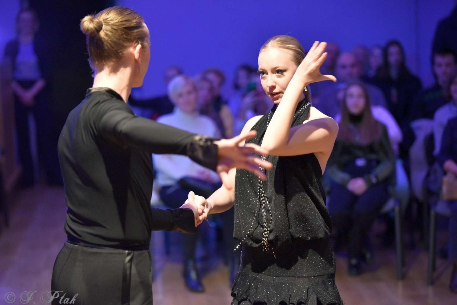 Zdjęcie w galerii na portalu naszraciborz.pl: Andrzejkowy zawrót głowy w MDK-u [FOTO i WIDEO] wiadomości z regionu