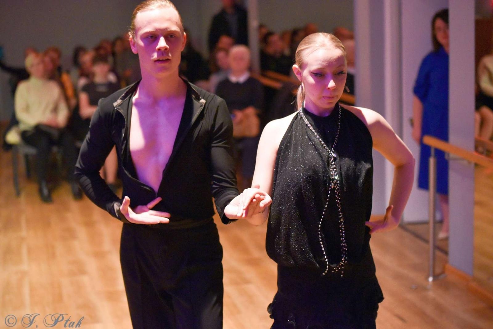 Zdjęcie w galerii na portalu naszraciborz.pl: Andrzejkowy zawrót głowy w MDK-u [FOTO i WIDEO] wiadomości z regionu