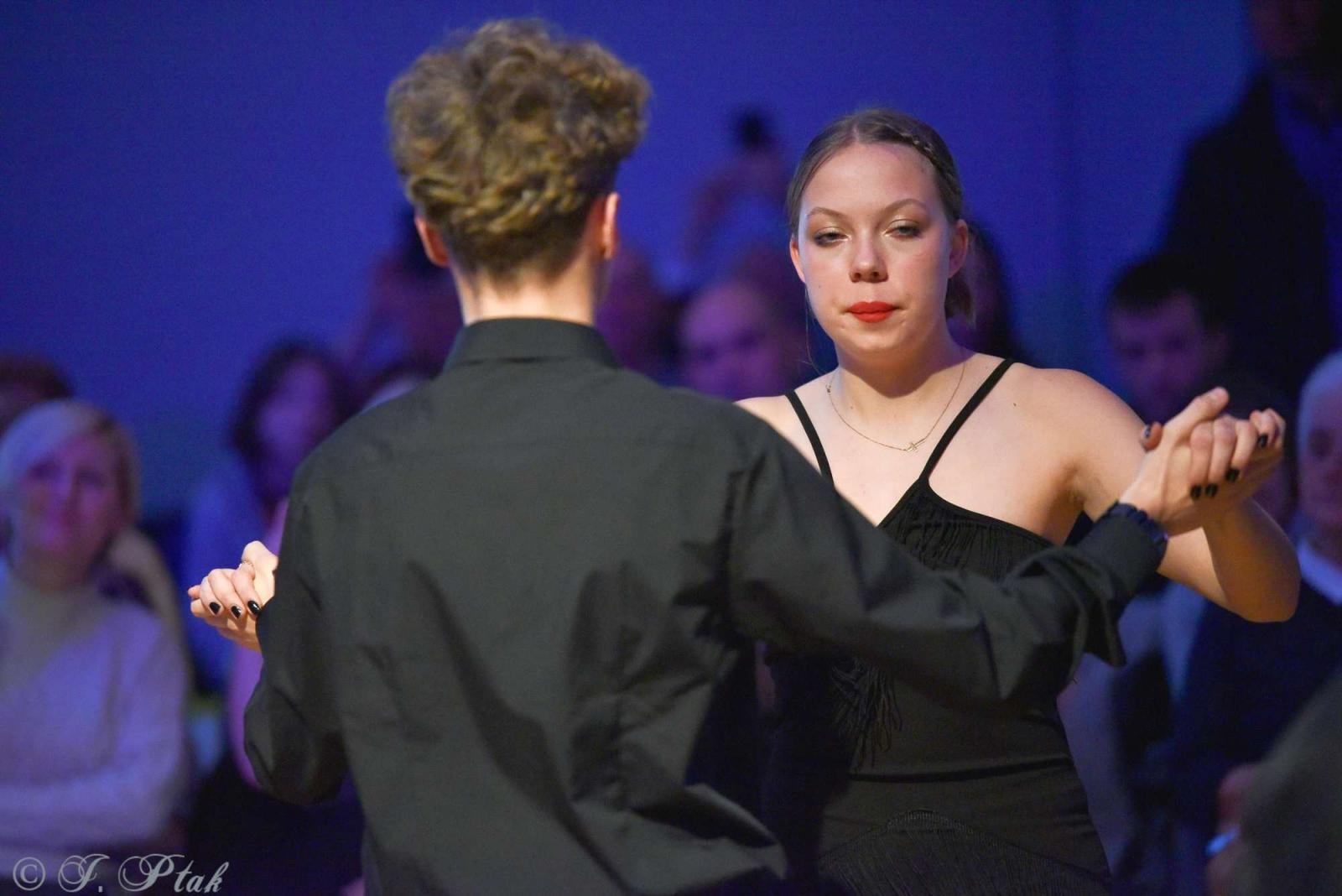 Zdjęcie w galerii na portalu naszraciborz.pl: Andrzejkowy zawrót głowy w MDK-u [FOTO i WIDEO] wiadomości z regionu