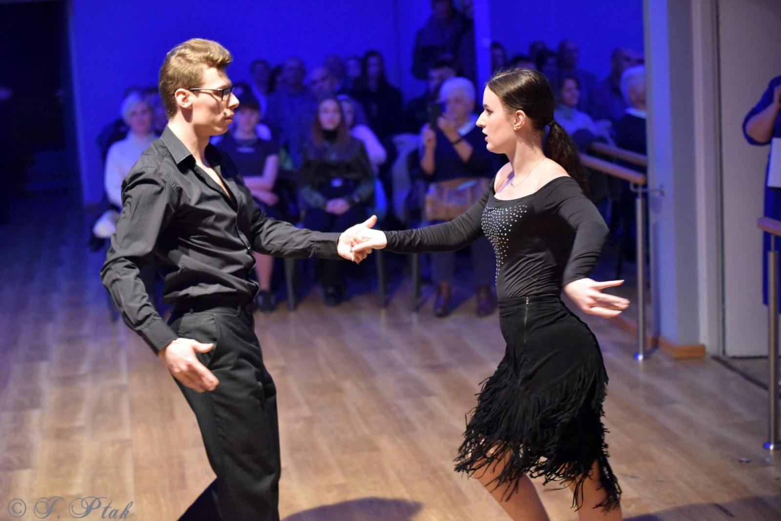 Zdjęcie w galerii na portalu naszraciborz.pl: Andrzejkowy zawrót głowy w MDK-u [FOTO i WIDEO] wiadomości z regionu