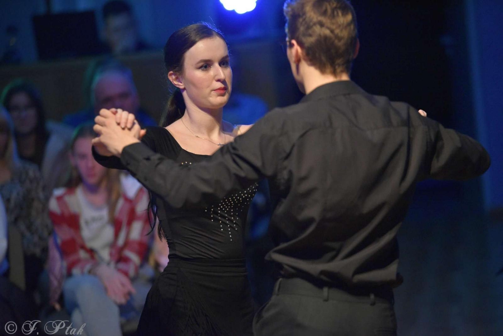 Zdjęcie w galerii na portalu naszraciborz.pl: Andrzejkowy zawrót głowy w MDK-u [FOTO i WIDEO] wiadomości z regionu