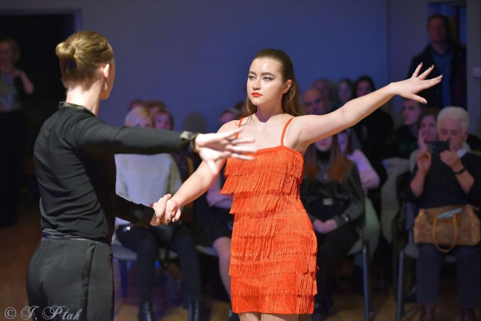 Zdjęcie w galerii na portalu naszraciborz.pl: Andrzejkowy zawrót głowy w MDK-u [FOTO i WIDEO] wiadomości z regionu