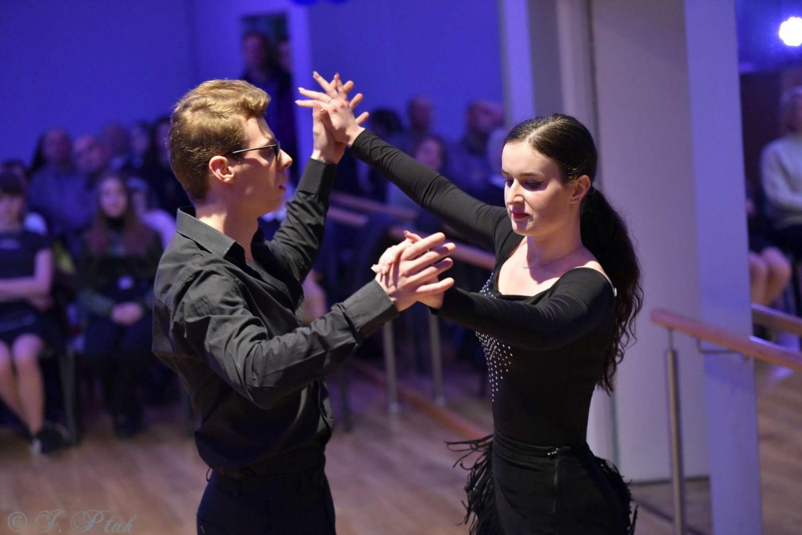 Zdjęcie w galerii na portalu naszraciborz.pl: Andrzejkowy zawrót głowy w MDK-u [FOTO i WIDEO] wiadomości z regionu