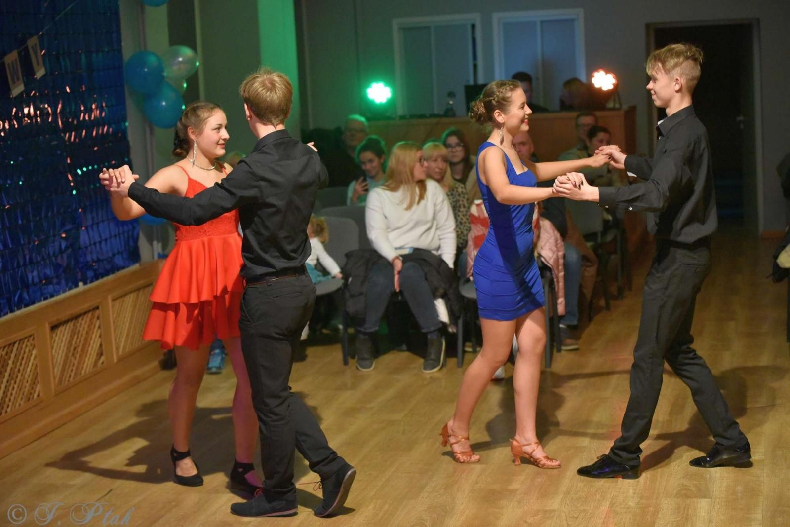 Zdjęcie w galerii na portalu naszraciborz.pl: Andrzejkowy zawrót głowy w MDK-u [FOTO i WIDEO] wiadomości z regionu