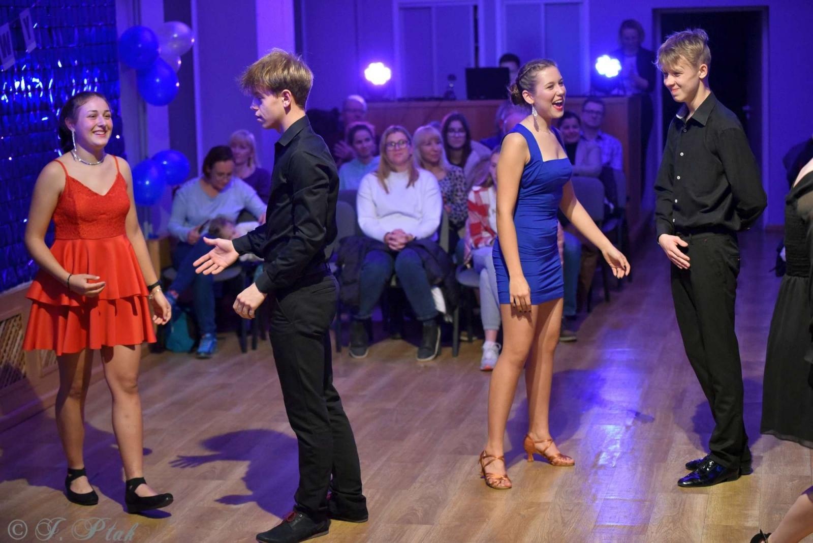 Zdjęcie w galerii na portalu naszraciborz.pl: Andrzejkowy zawrót głowy w MDK-u [FOTO i WIDEO] wiadomości z regionu