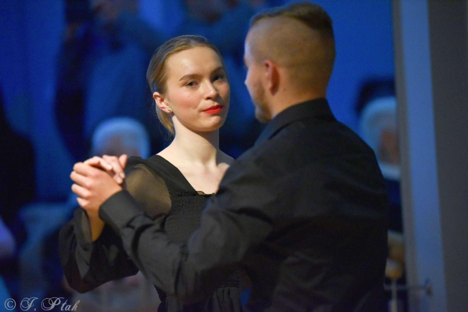 Zdjęcie w galerii na portalu naszraciborz.pl: Andrzejkowy zawrót głowy w MDK-u [FOTO i WIDEO] wiadomości z regionu