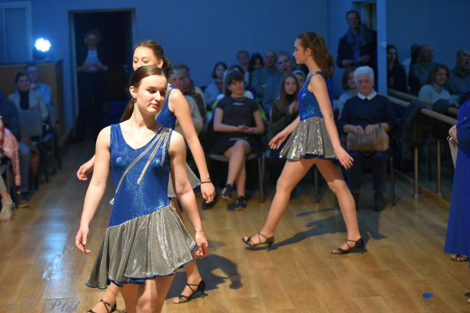 Zdjęcie w galerii na portalu naszraciborz.pl: Andrzejkowy zawrót głowy w MDK-u [FOTO i WIDEO] wiadomości z regionu