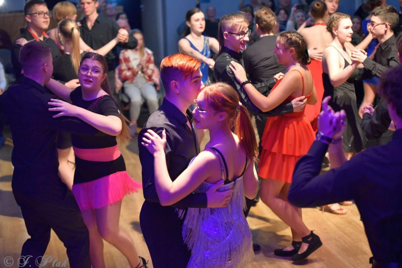 Zdjęcie w galerii na portalu naszraciborz.pl: Andrzejkowy zawrót głowy w MDK-u [FOTO i WIDEO] wiadomości z regionu