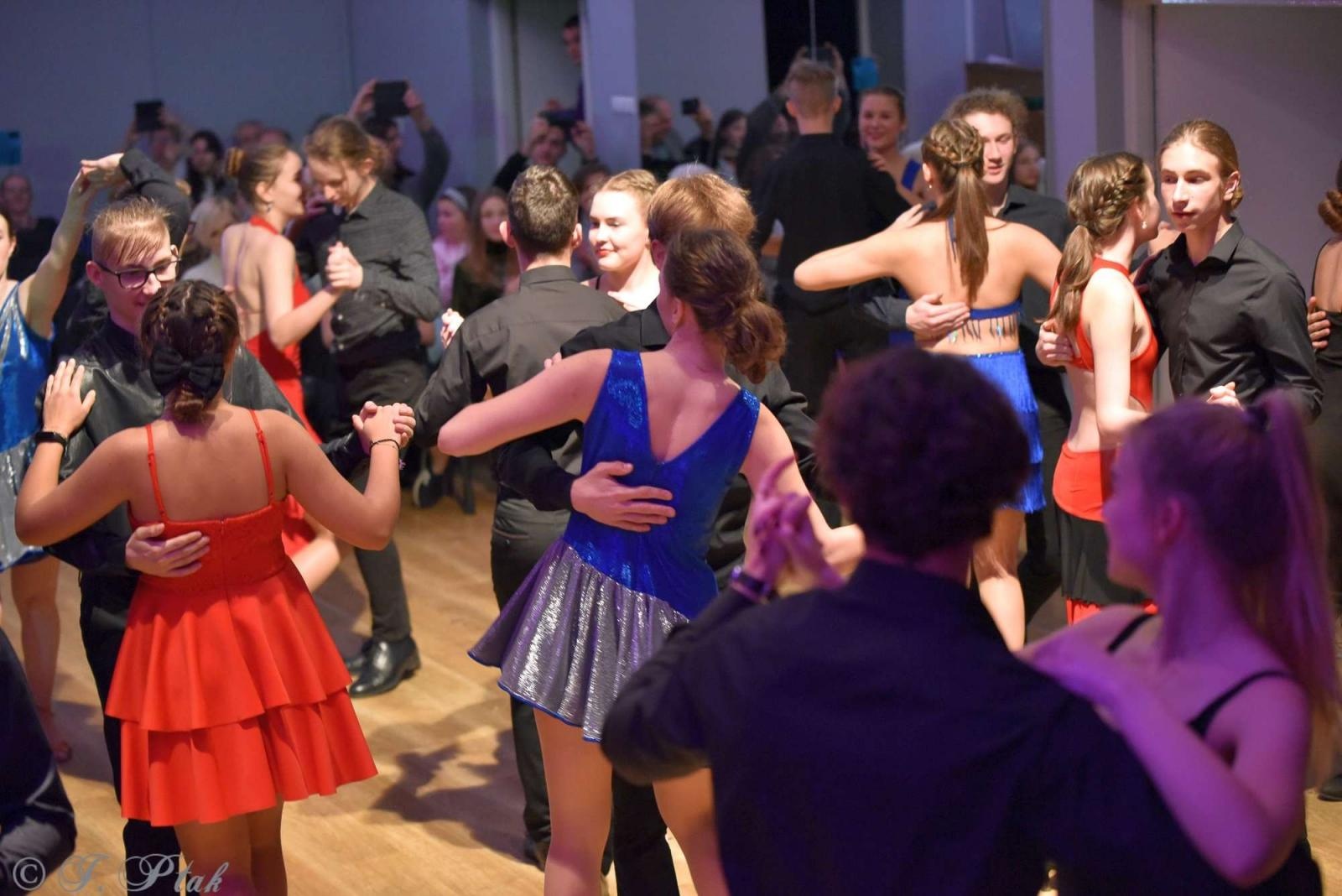 Zdjęcie w galerii na portalu naszraciborz.pl: Andrzejkowy zawrót głowy w MDK-u [FOTO i WIDEO] wiadomości z regionu