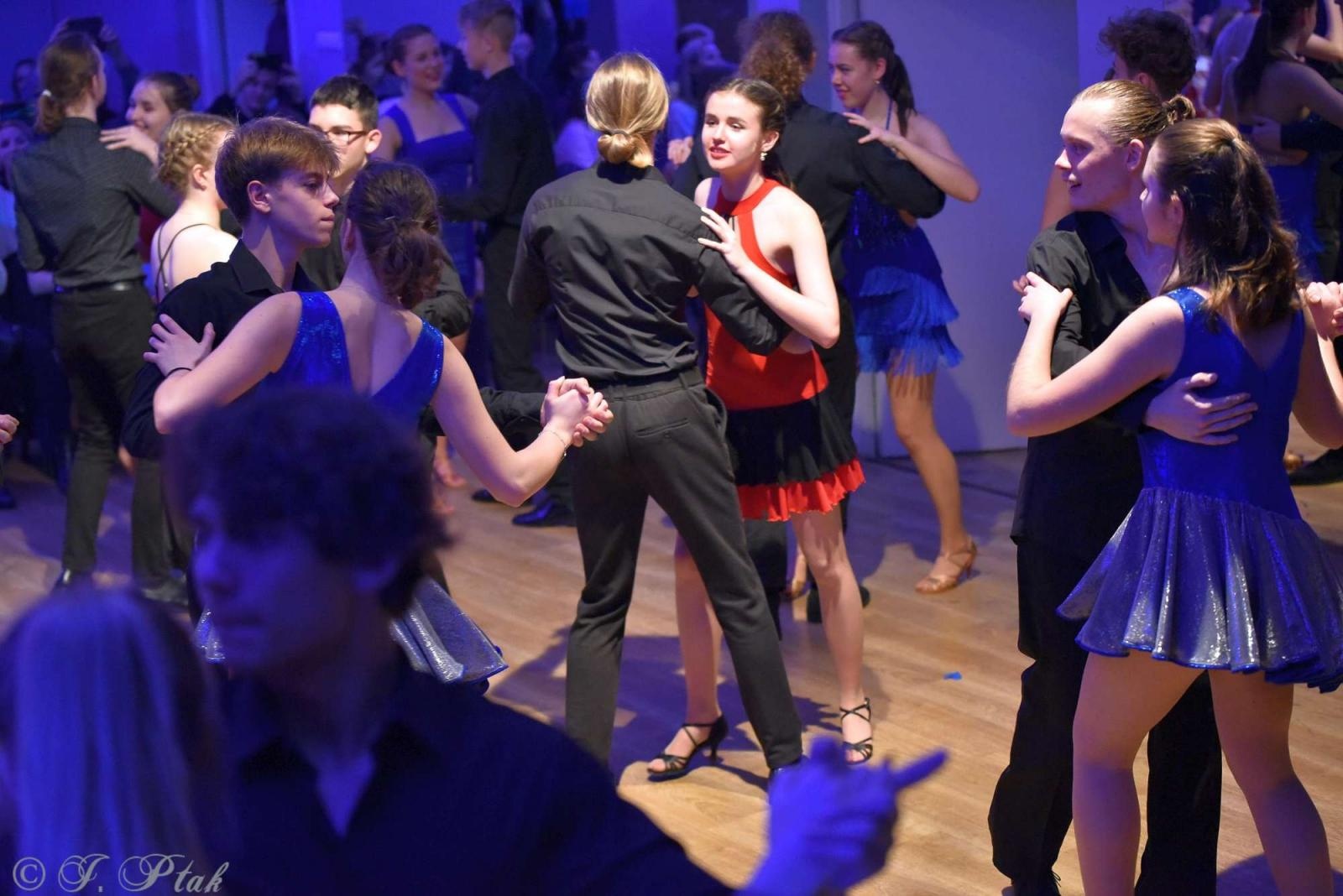 Zdjęcie w galerii na portalu naszraciborz.pl: Andrzejkowy zawrót głowy w MDK-u [FOTO i WIDEO] wiadomości z regionu