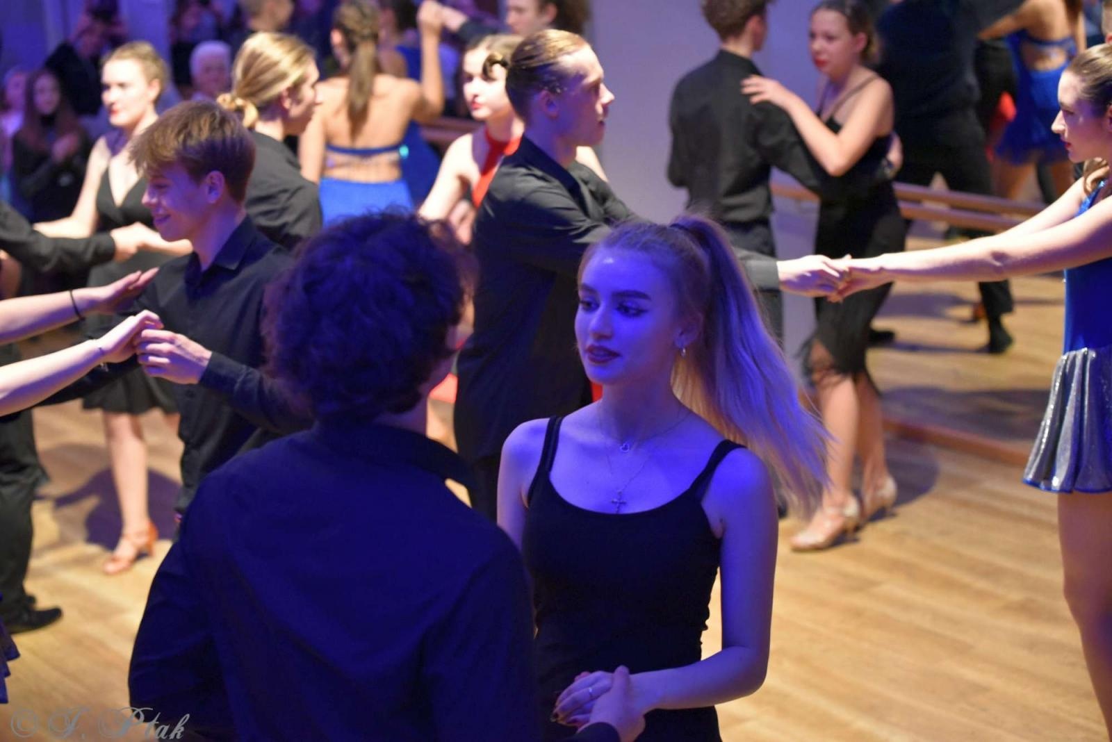 Zdjęcie w galerii na portalu naszraciborz.pl: Andrzejkowy zawrót głowy w MDK-u [FOTO i WIDEO] wiadomości z regionu