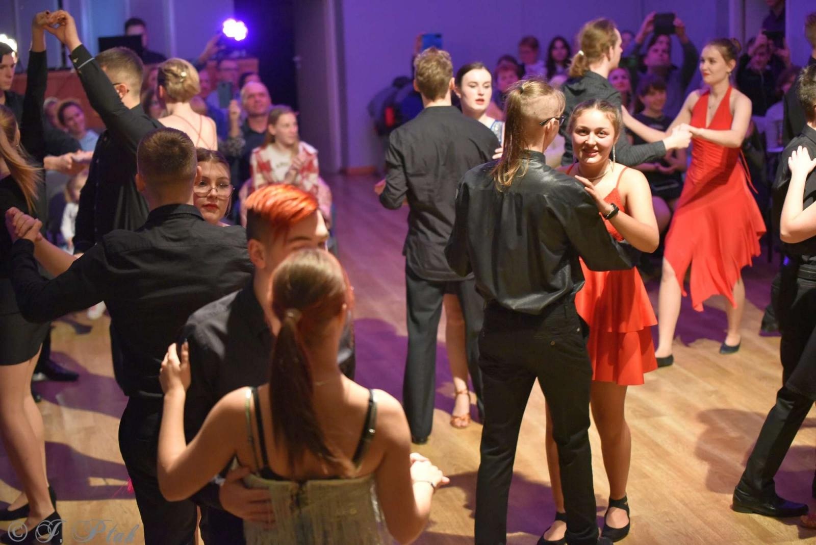 Zdjęcie w galerii na portalu naszraciborz.pl: Andrzejkowy zawrót głowy w MDK-u [FOTO i WIDEO] wiadomości z regionu