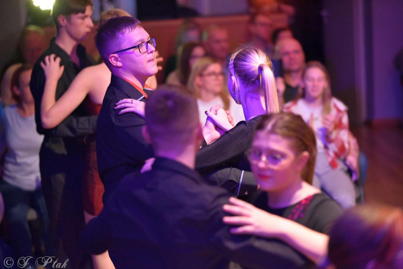 Zdjęcie w galerii na portalu naszraciborz.pl: Andrzejkowy zawrót głowy w MDK-u [FOTO i WIDEO] wiadomości z regionu