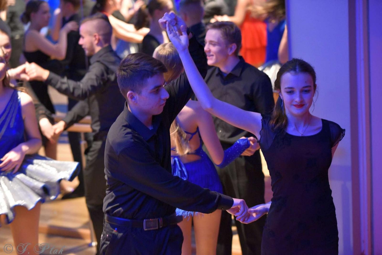 Zdjęcie w galerii na portalu naszraciborz.pl: Andrzejkowy zawrót głowy w MDK-u [FOTO i WIDEO] wiadomości z regionu