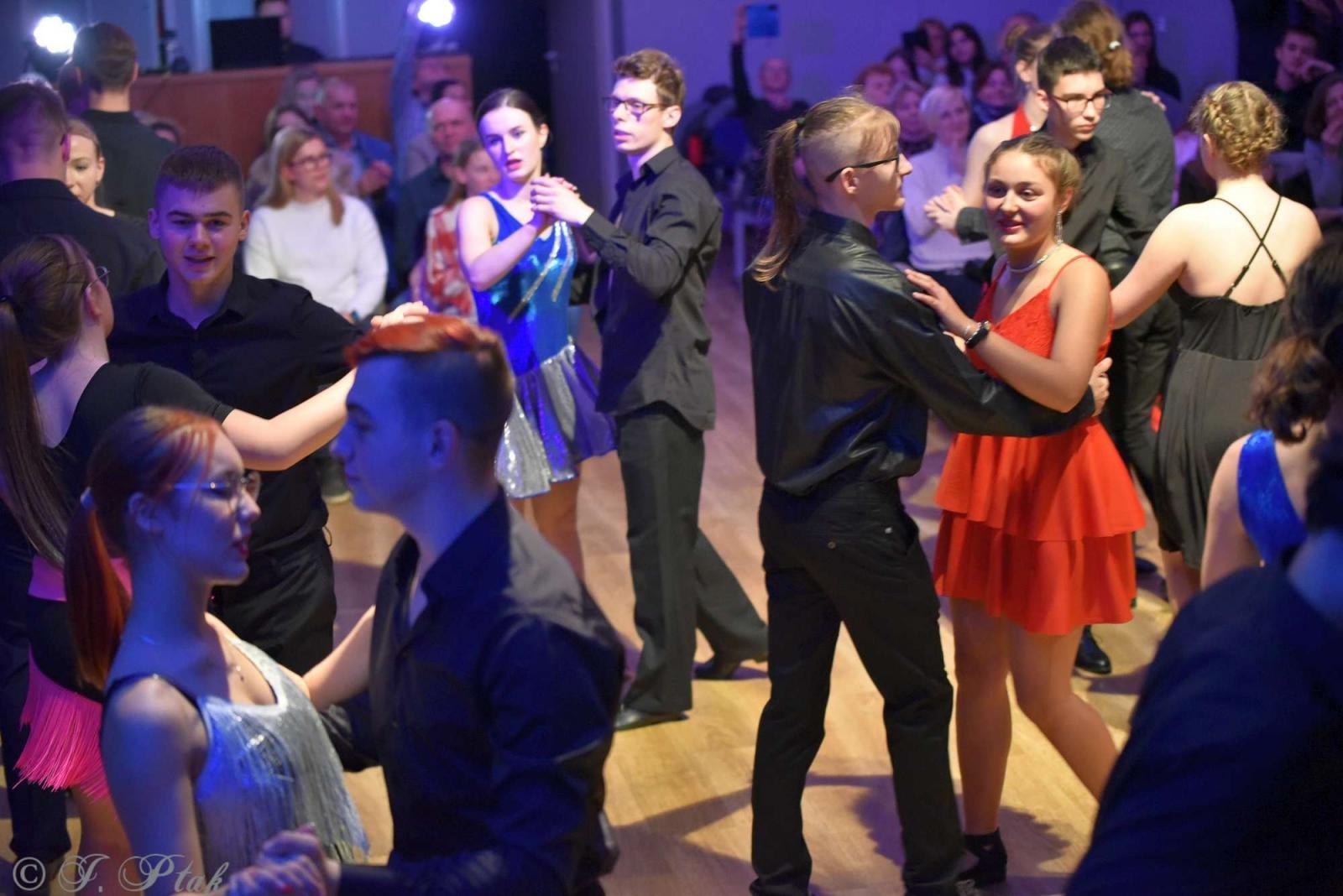 Zdjęcie w galerii na portalu naszraciborz.pl: Andrzejkowy zawrót głowy w MDK-u [FOTO i WIDEO] wiadomości z regionu