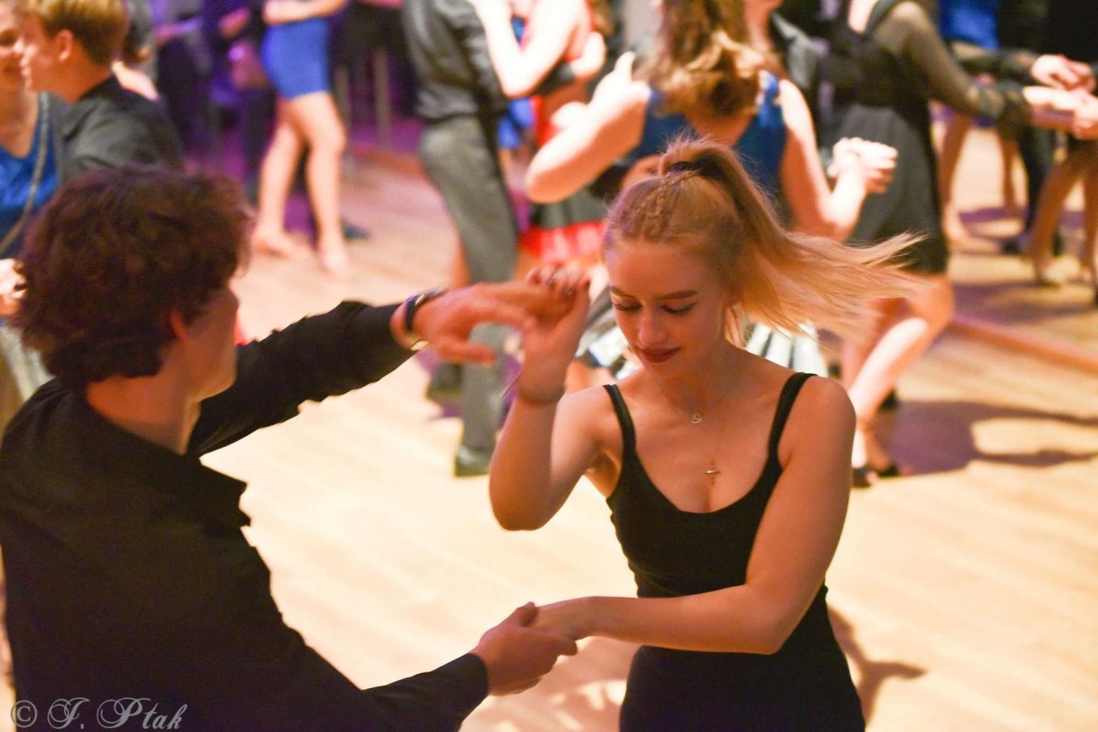 Zdjęcie w galerii na portalu naszraciborz.pl: Andrzejkowy zawrót głowy w MDK-u [FOTO i WIDEO] wiadomości z regionu