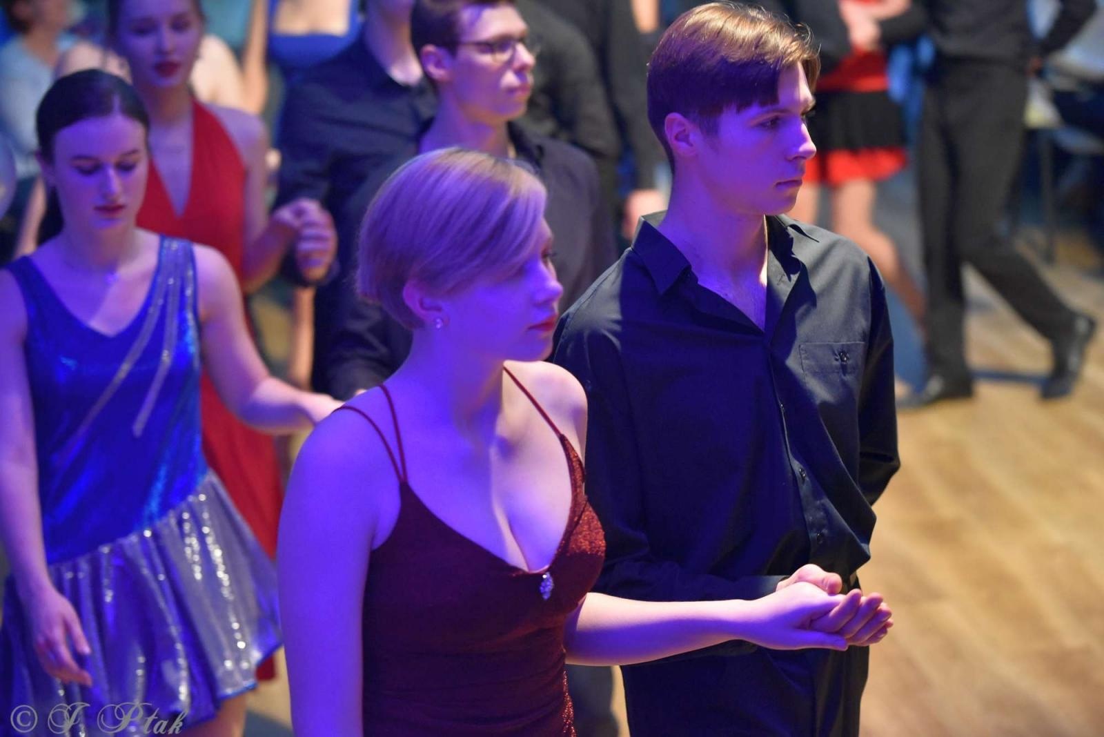 Zdjęcie w galerii na portalu naszraciborz.pl: Andrzejkowy zawrót głowy w MDK-u [FOTO i WIDEO] wiadomości z regionu