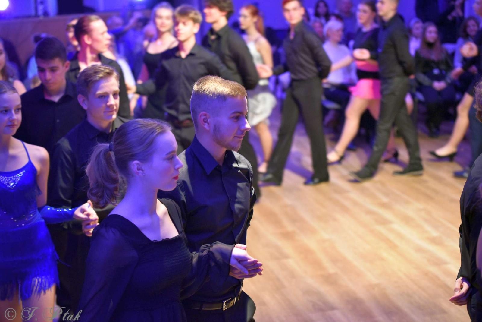 Zdjęcie w galerii na portalu naszraciborz.pl: Andrzejkowy zawrót głowy w MDK-u [FOTO i WIDEO] wiadomości z regionu