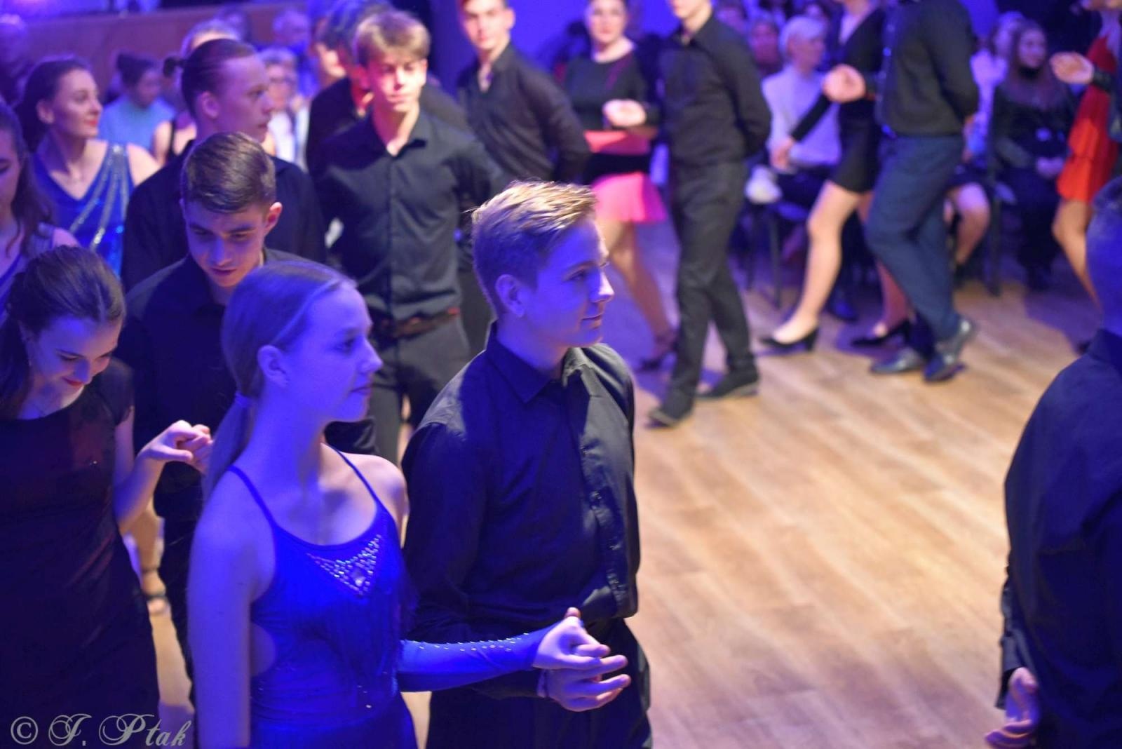 Zdjęcie w galerii na portalu naszraciborz.pl: Andrzejkowy zawrót głowy w MDK-u [FOTO i WIDEO] wiadomości z regionu