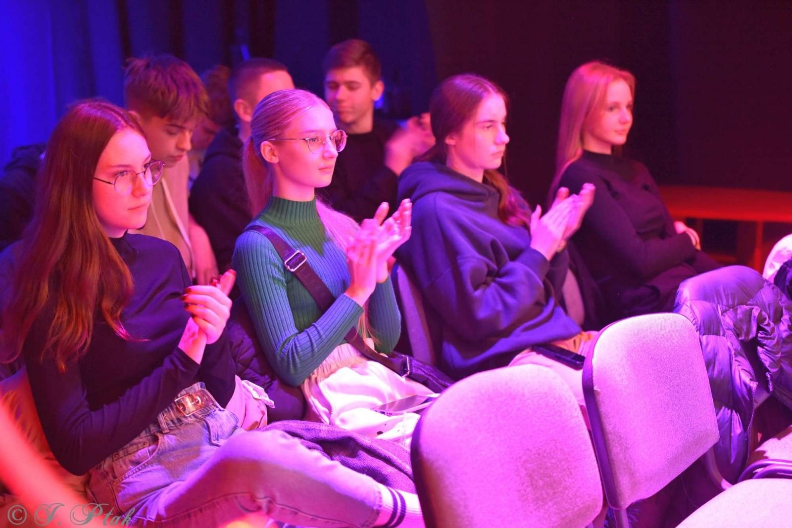 Zdjęcie w galerii na portalu naszraciborz.pl: Andrzejkowy zawrót głowy w MDK-u [FOTO i WIDEO] wiadomości z regionu