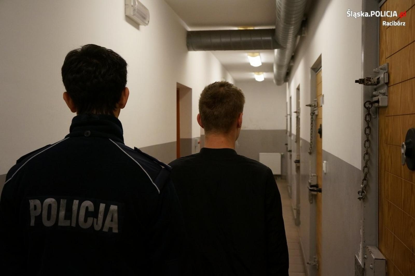 Zdjęcie w galerii na portalu naszraciborz.pl: Kradzież rozbójnicza w markecie przy Bosackiej wiadomości z regionu