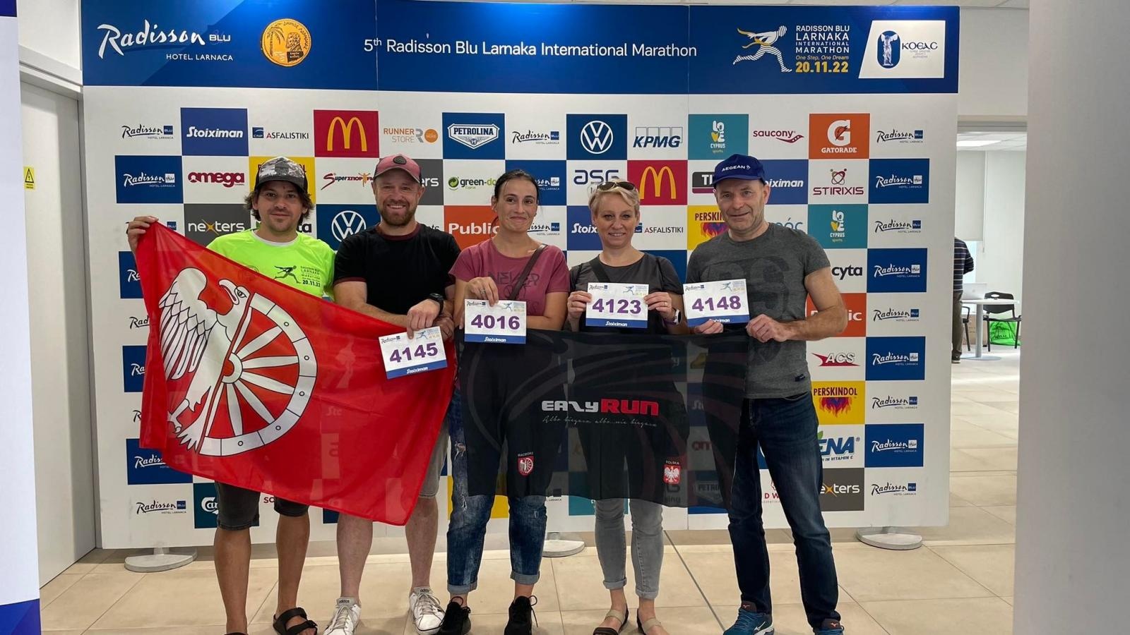 Zdjęcie w galerii na portalu naszraciborz.pl: Raciborzanie pobiegli w maratonie Radisson Blu Larnaka wiadomości z regionu