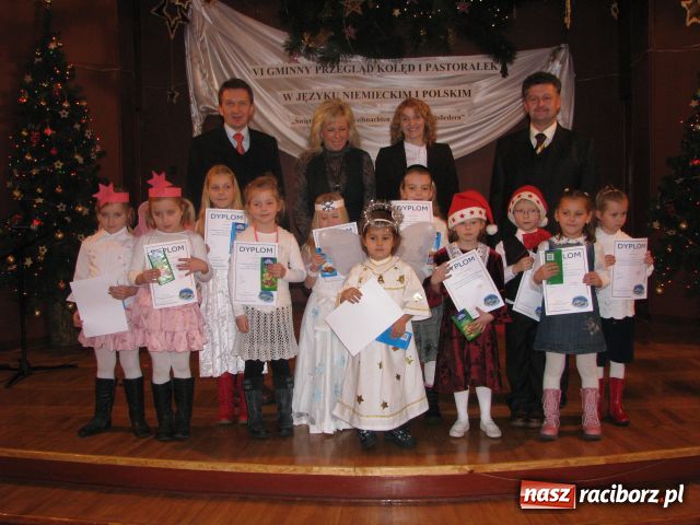 Zdjęcie w galerii na portalu naszraciborz.pl: W Tworkowie wyśpiewują kolędy wiadomości z regionu