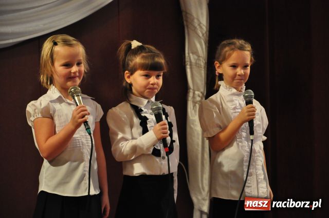 Zdjęcie w galerii na portalu naszraciborz.pl: W Tworkowie wyśpiewują kolędy wiadomości z regionu