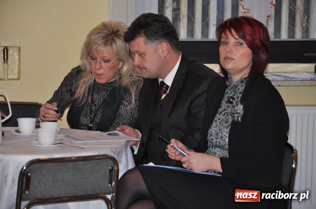 Zdjęcie w galerii na portalu naszraciborz.pl: W Tworkowie wyśpiewują kolędy wiadomości z regionu