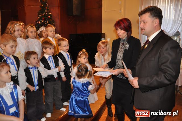 Zdjęcie w galerii na portalu naszraciborz.pl: W Tworkowie wyśpiewują kolędy wiadomości z regionu