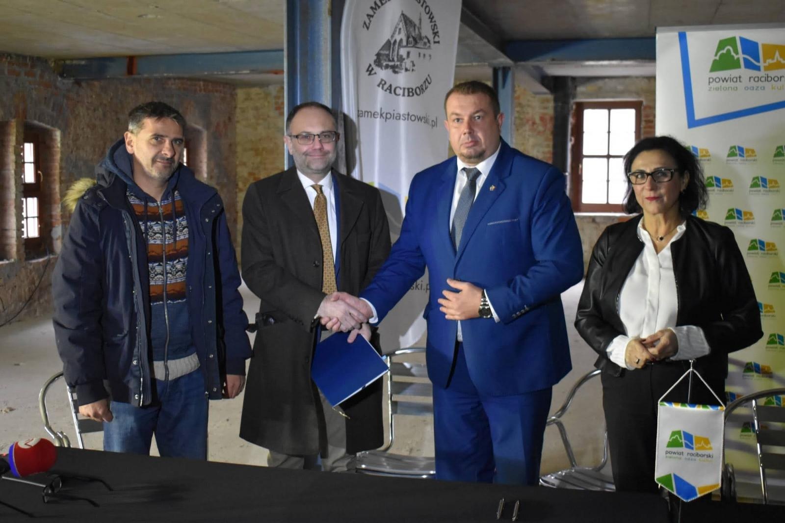 Zdjęcie w galerii na portalu naszraciborz.pl: Zamkowa słodownia stanie się multimedialnym muzeum. Podpisano umowy wiadomości z regionu