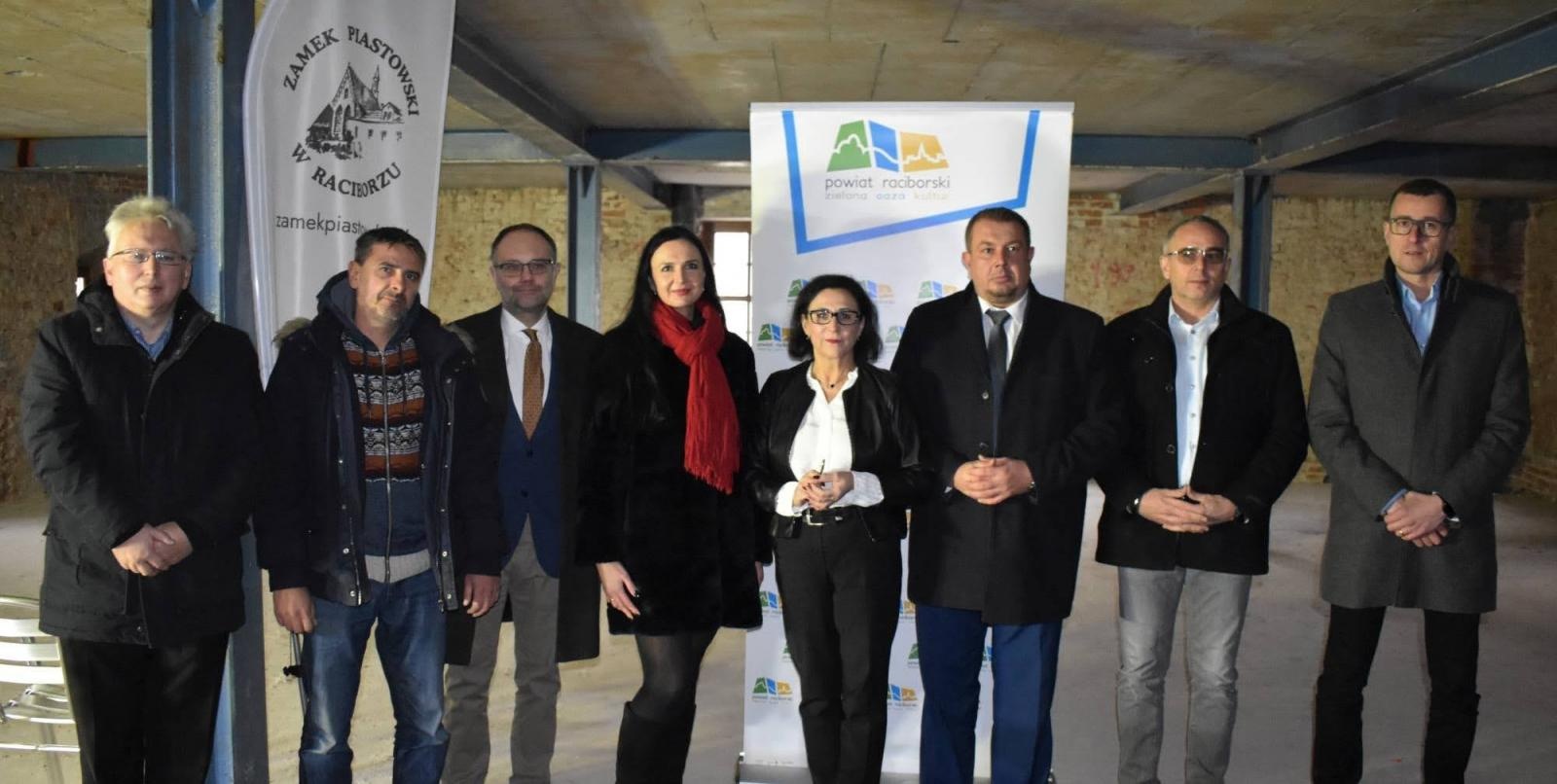 Zdjęcie w galerii na portalu naszraciborz.pl: Zamkowa słodownia stanie się multimedialnym muzeum. Podpisano umowy wiadomości z regionu