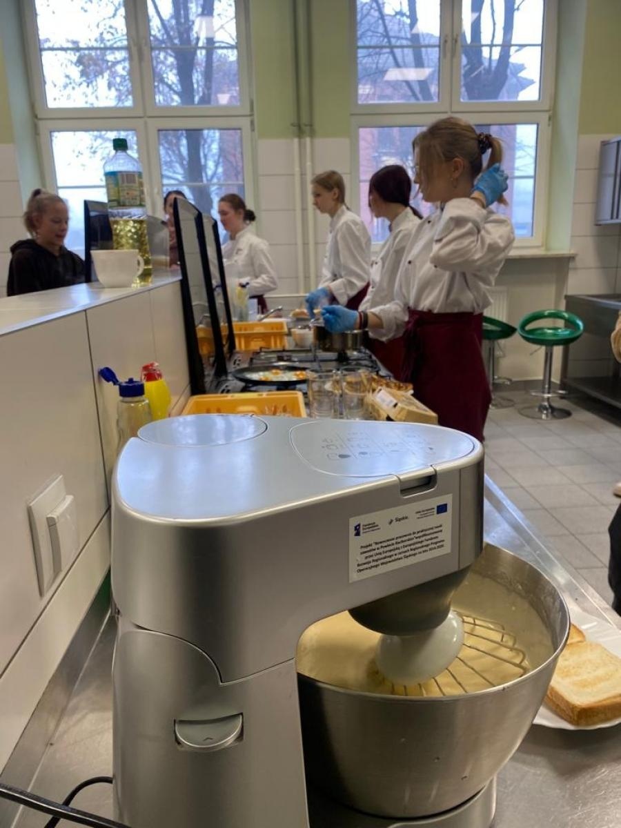 Zdjęcie w galerii na portalu naszraciborz.pl: Wielkie cypryjskie śniadanie. Kuchnie świata w CKZiU nr 1 w Raciborzu wiadomości z regionu