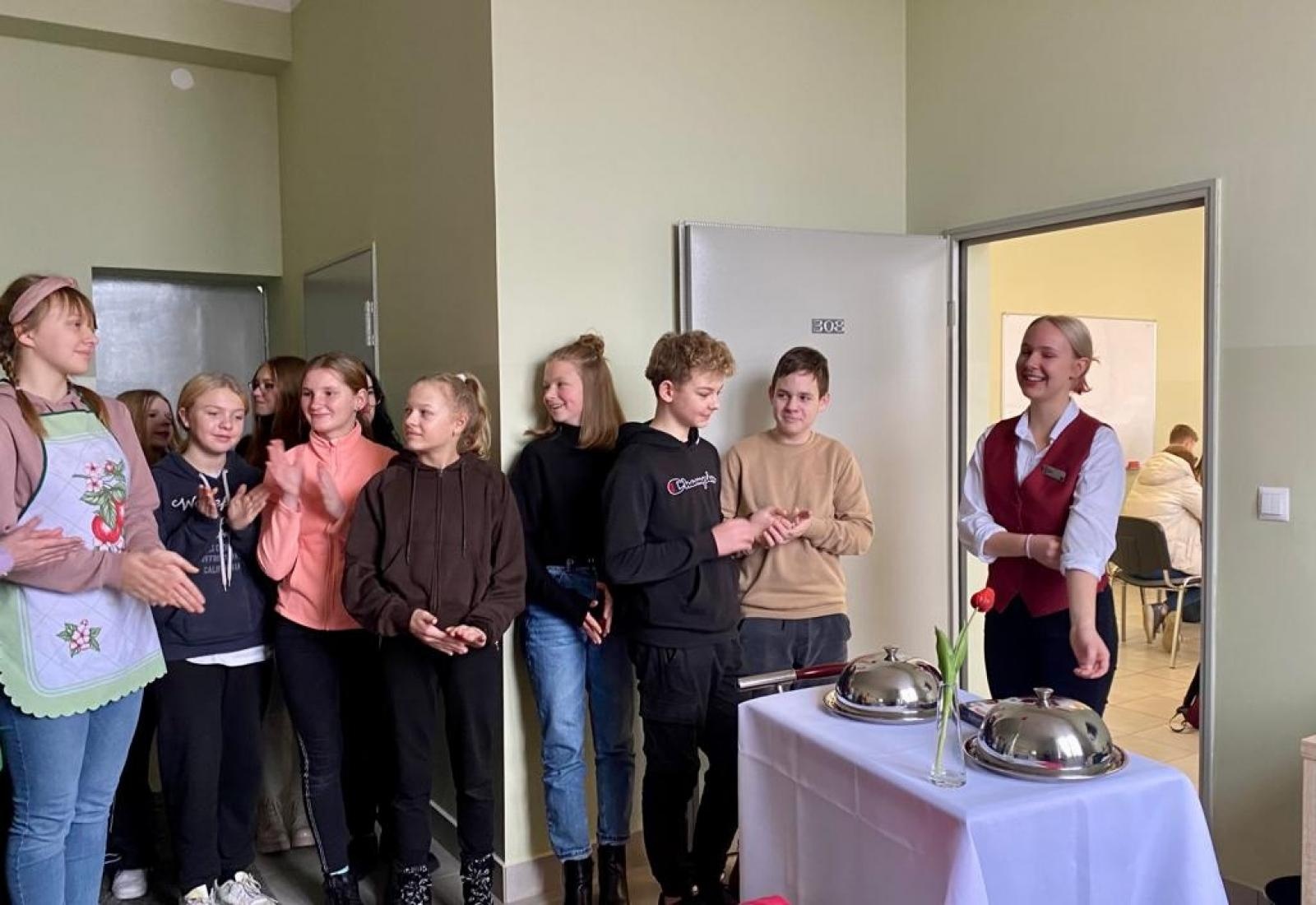 Zdjęcie w galerii na portalu naszraciborz.pl: Wielkie cypryjskie śniadanie. Kuchnie świata w CKZiU nr 1 w Raciborzu wiadomości z regionu