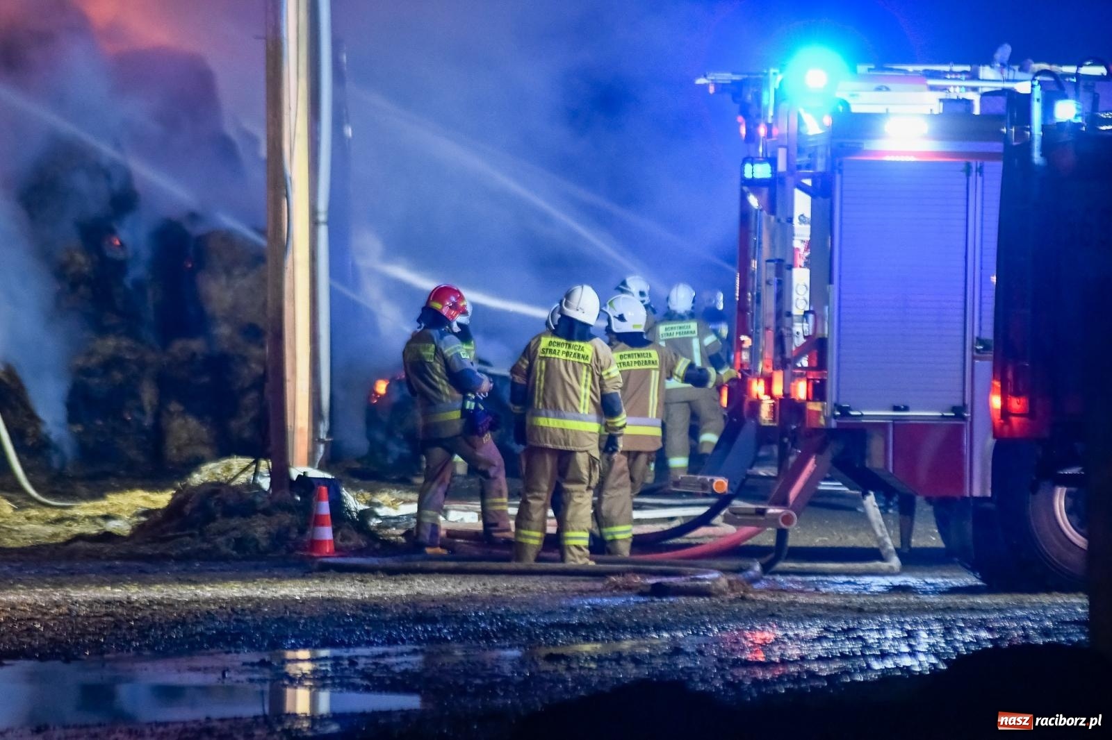 Zdjęcie w galerii na portalu naszraciborz.pl: Ogromny pożar gospodarstwa w Budziskach [FOTO i WIDEO] wiadomości z regionu