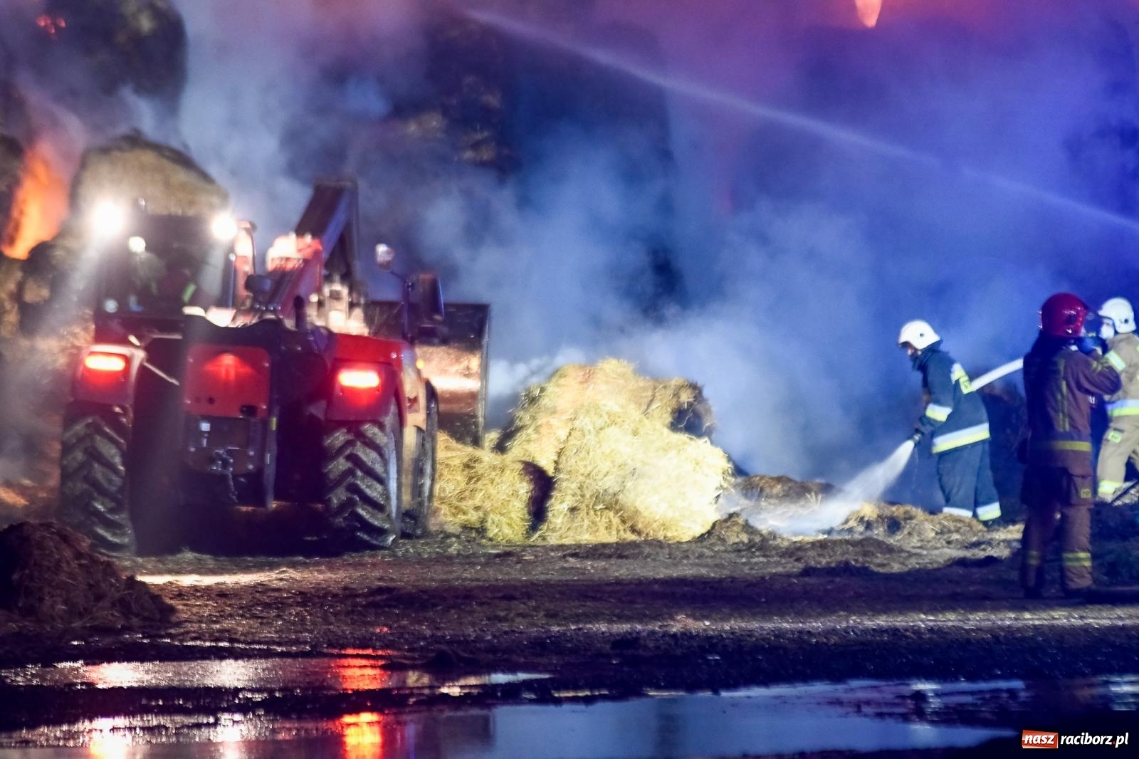 Zdjęcie w galerii na portalu naszraciborz.pl: Ogromny pożar gospodarstwa w Budziskach [FOTO i WIDEO] wiadomości z regionu