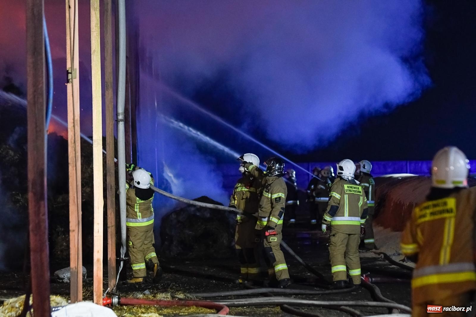 Zdjęcie w galerii na portalu naszraciborz.pl: Ogromny pożar gospodarstwa w Budziskach [FOTO i WIDEO] wiadomości z regionu