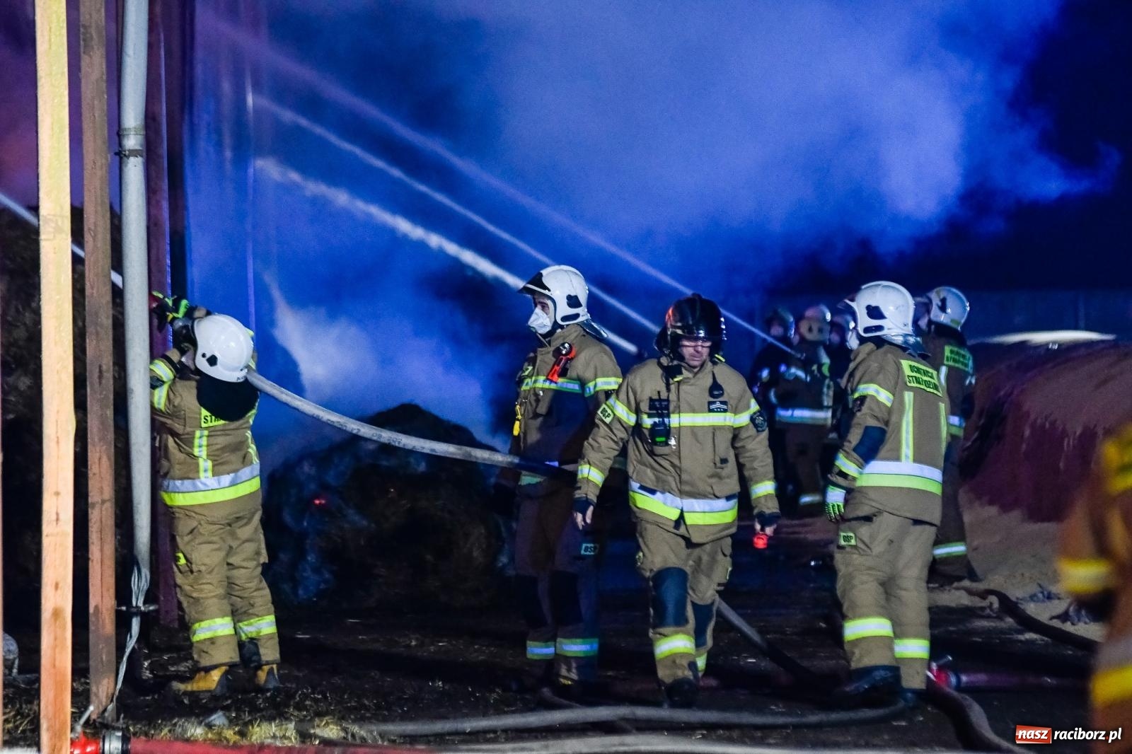 Zdjęcie w galerii na portalu naszraciborz.pl: Ogromny pożar gospodarstwa w Budziskach [FOTO i WIDEO] wiadomości z regionu